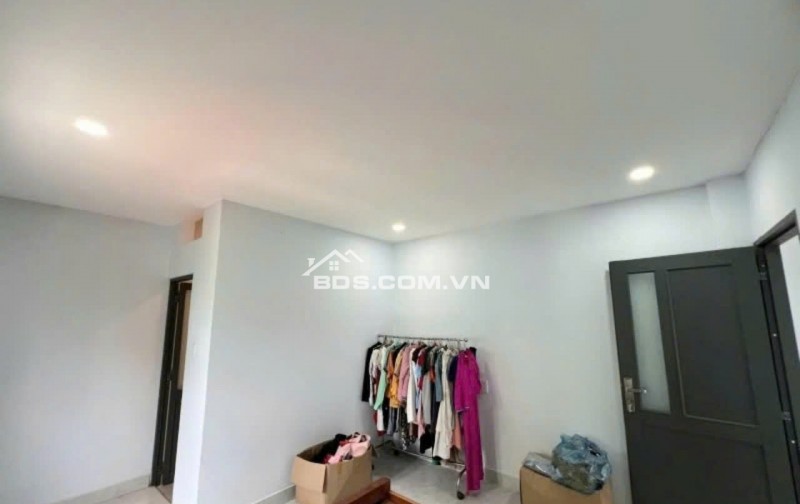 Bán gấp- Giảm sâu -Nhà 2 tầng mới đẹp, hẻm Ô tô, Trung tâm Thủ Đức
